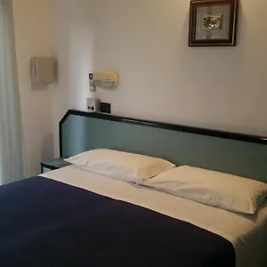 Caravelle Hotel